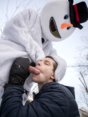 Gay snowman Bo Sinn fucking twink Benjamin Blue in the ass from behind