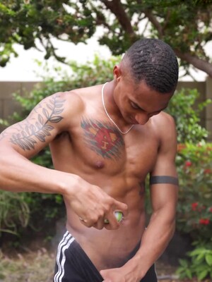 Eli Bennett Is Living Out His Fantasy On The GayHoopla Set!