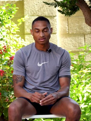 Eli Bennett Is Living Out His Fantasy On The GayHoopla Set!