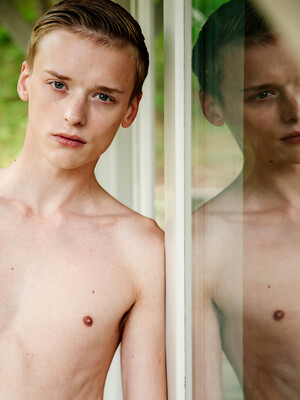 Zeke Wood Seduces Blake Dyson out in the summer heat by Cocky Boys