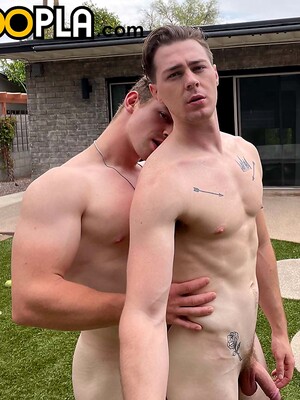 Mason Skyy Helps Kane Hardy Work A Late Night Nut Out!